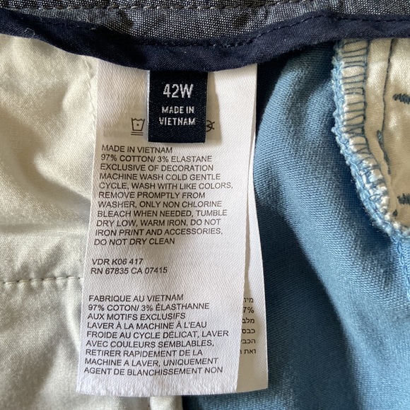 Nautica Men's Blue Cobalt Flat Front Shorts Size: 42W - Picture 8 of 10